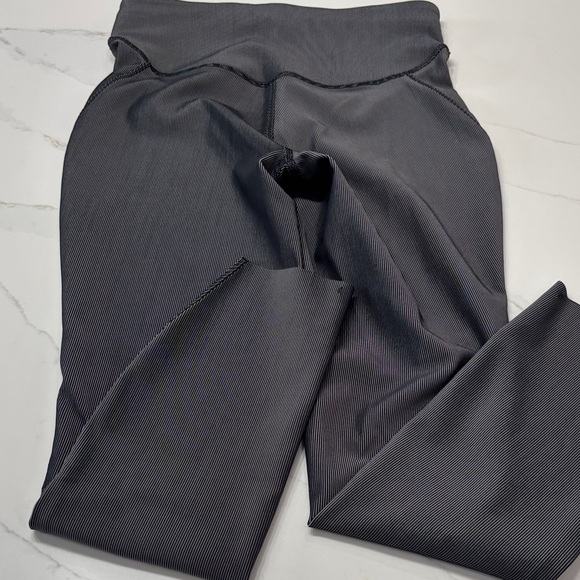 Lululemon Athletica Charcoal Leggings - Picture 6 of 15